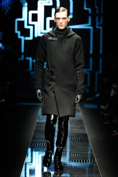 Look 7